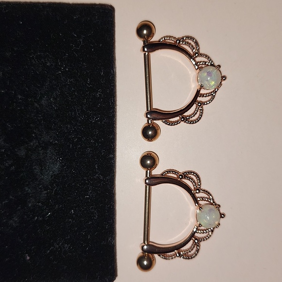 New D Bella 2Pcs Stainless Steel Nipple Piercing Barbell Rose Gold Tone - Picture 2 of 3